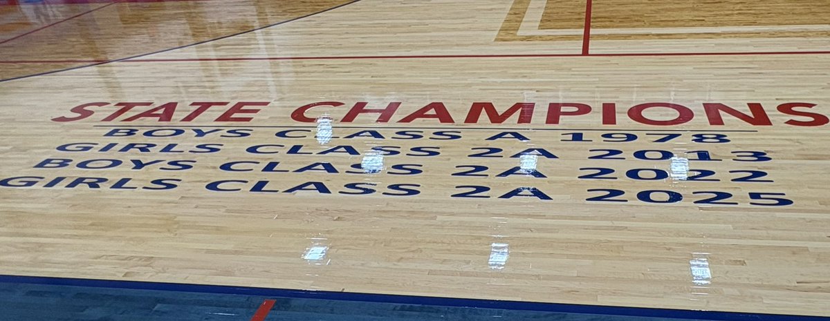 New addition to the Assembly Hall floor.  🟦🏀⬜️🏀🟥🏀 #NCHS #GoBigBlue #HornettePride