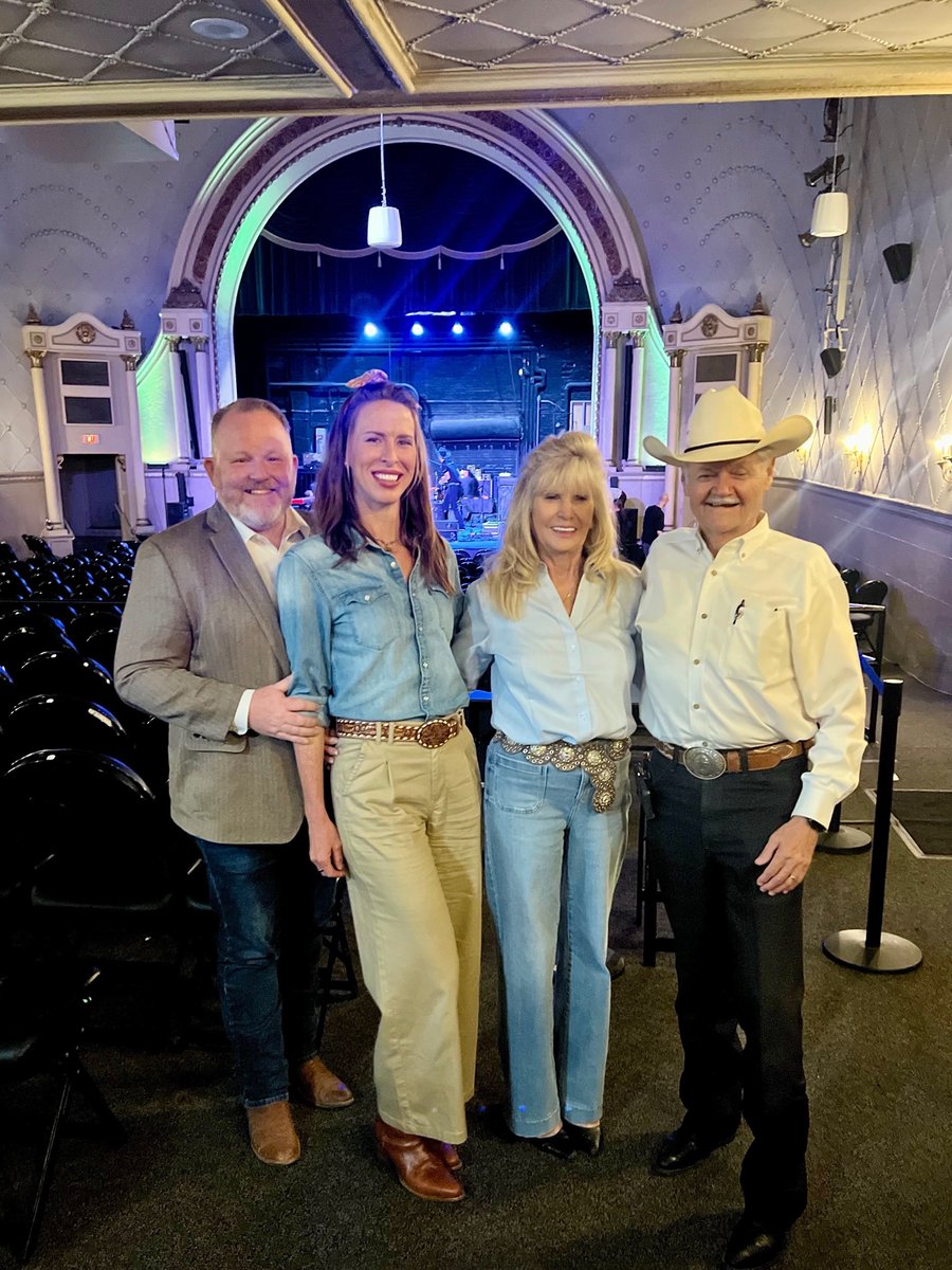 JonGimbleTX's tweet image. Great night in Waco catching Asleep at the Wheel with our good friends @DocAnderson4TX & Lynn Anderson—#TexasMusic at its finest!