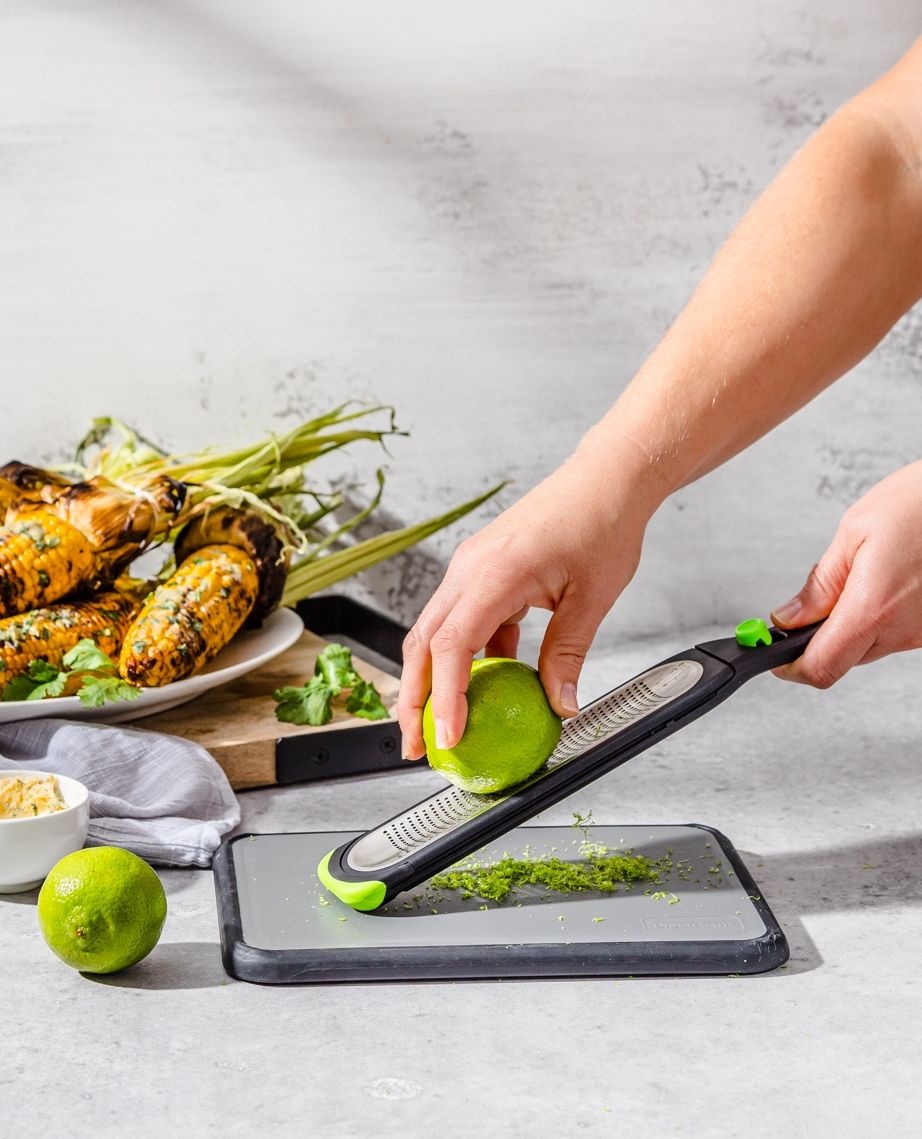 It's simply the zest. 🍋⁠
⁠
Ozest's 441 super fine blades are photo-etched and perfectly angled to create fluffier and more aromatic zest without the bitter pith.⁠
⁠
Pick one up today or you'll be sour you missed out!

dreamfarm.com/ozest