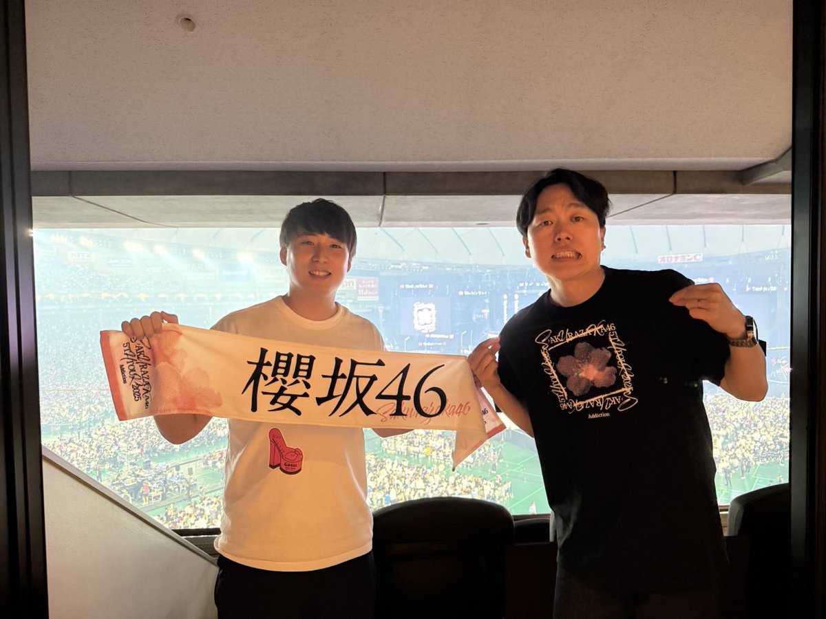 kamicigerrardon's tweet image. 櫻坂46さんのコンサートに行かせて頂きました!!
怒涛のパフォーマンス!!!
トーク最初だけで、2時間半くらいずっとハードすぎるダンス踊り続けてた…!!
それに負けじと叫ぶファンの方々の声援にも圧倒されました!!
えぐっ!
