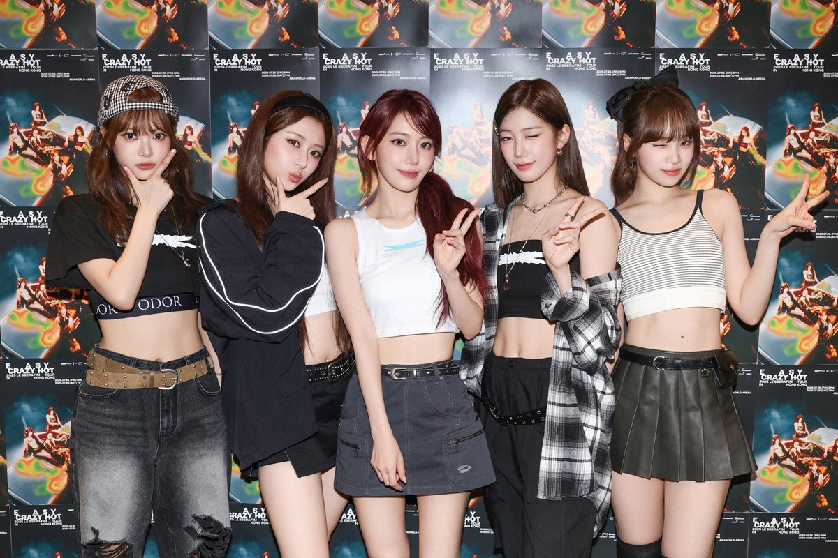 [#오늘의르세라핌]
250726 @ 2025 LE SSERAFIM TOUR 'EASY CRAZY HOT' IN HONG KONG

Thank you for meaning so much to us.
We promise that we'll come back 🤙
Thank you, FEARNOT 💙

#LE_SSERAFIM #르세라핌
#EASY_CRAZY_HOT
#EASY_CRAZY_HOT_IN_HONGKONG