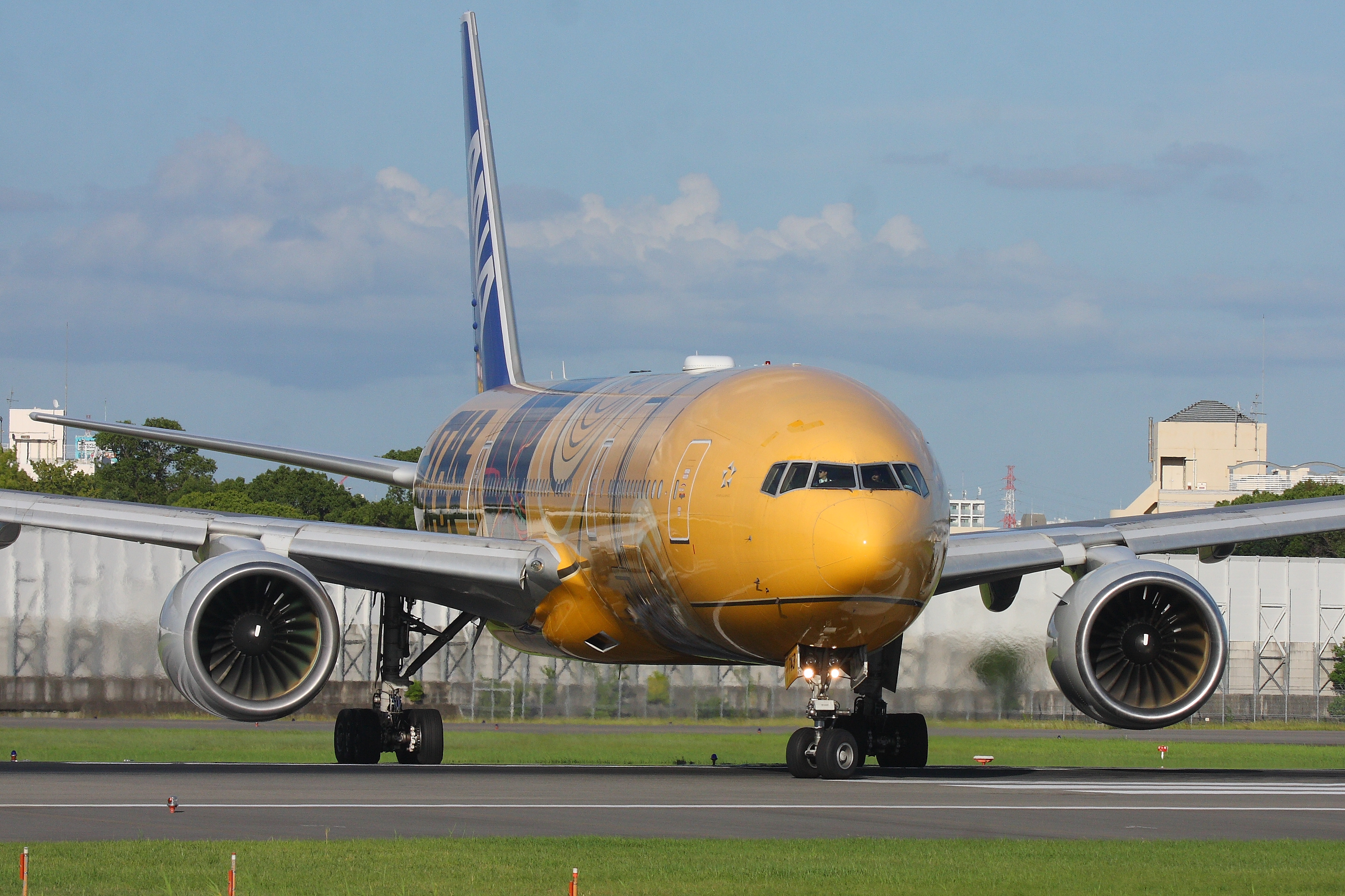 ANA Aviationtag B777-281ER チョッピリコンビ色 ANA Aviationtag B777-281ER チョッピリコンビ色 - メルカリ