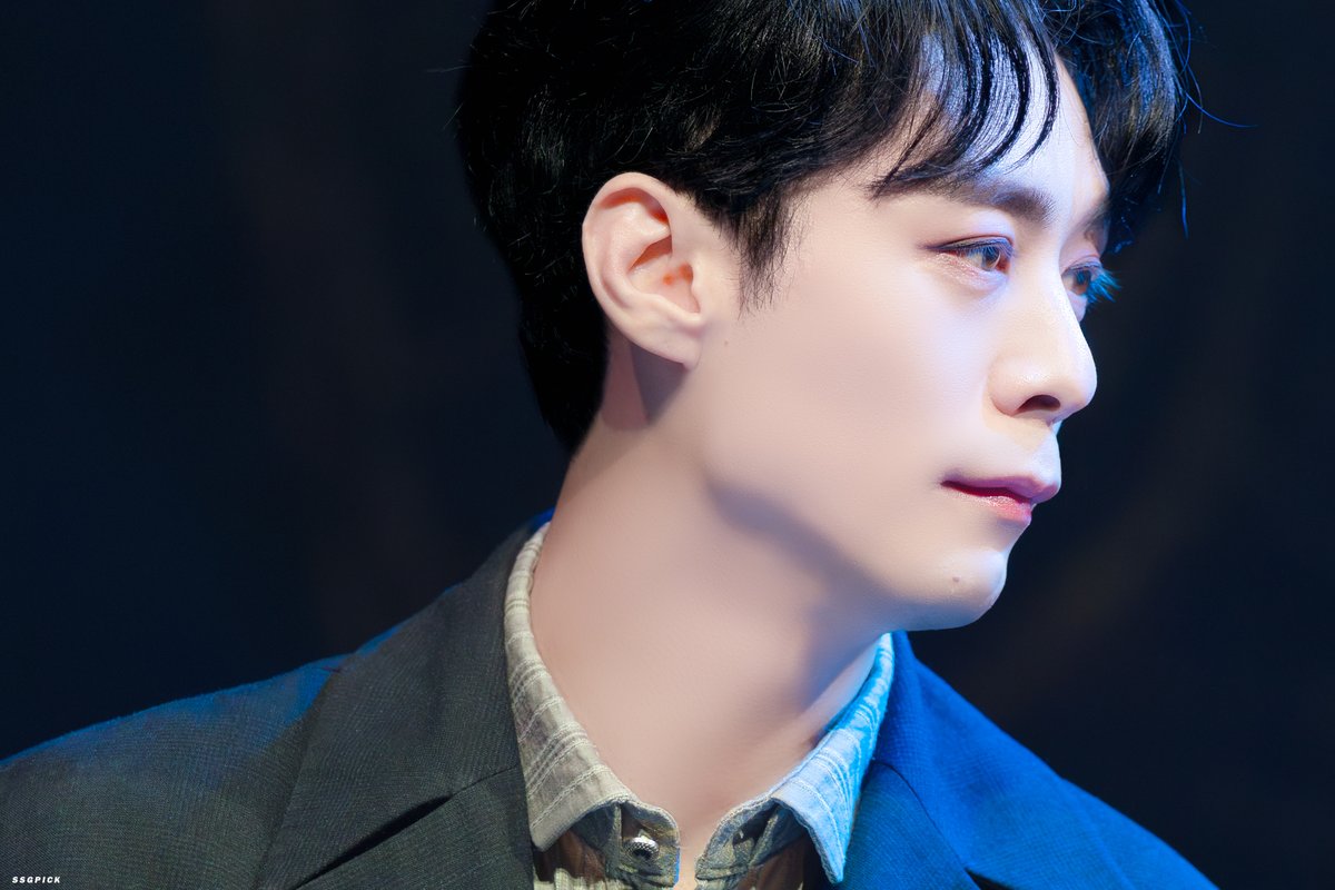 250726 낮 #와일드그레이
스페셜 커튼콜 「동화 rep.」   
오스카 와일드 #주민진     

“ 미안해. ”  

photo_@ 10duknim