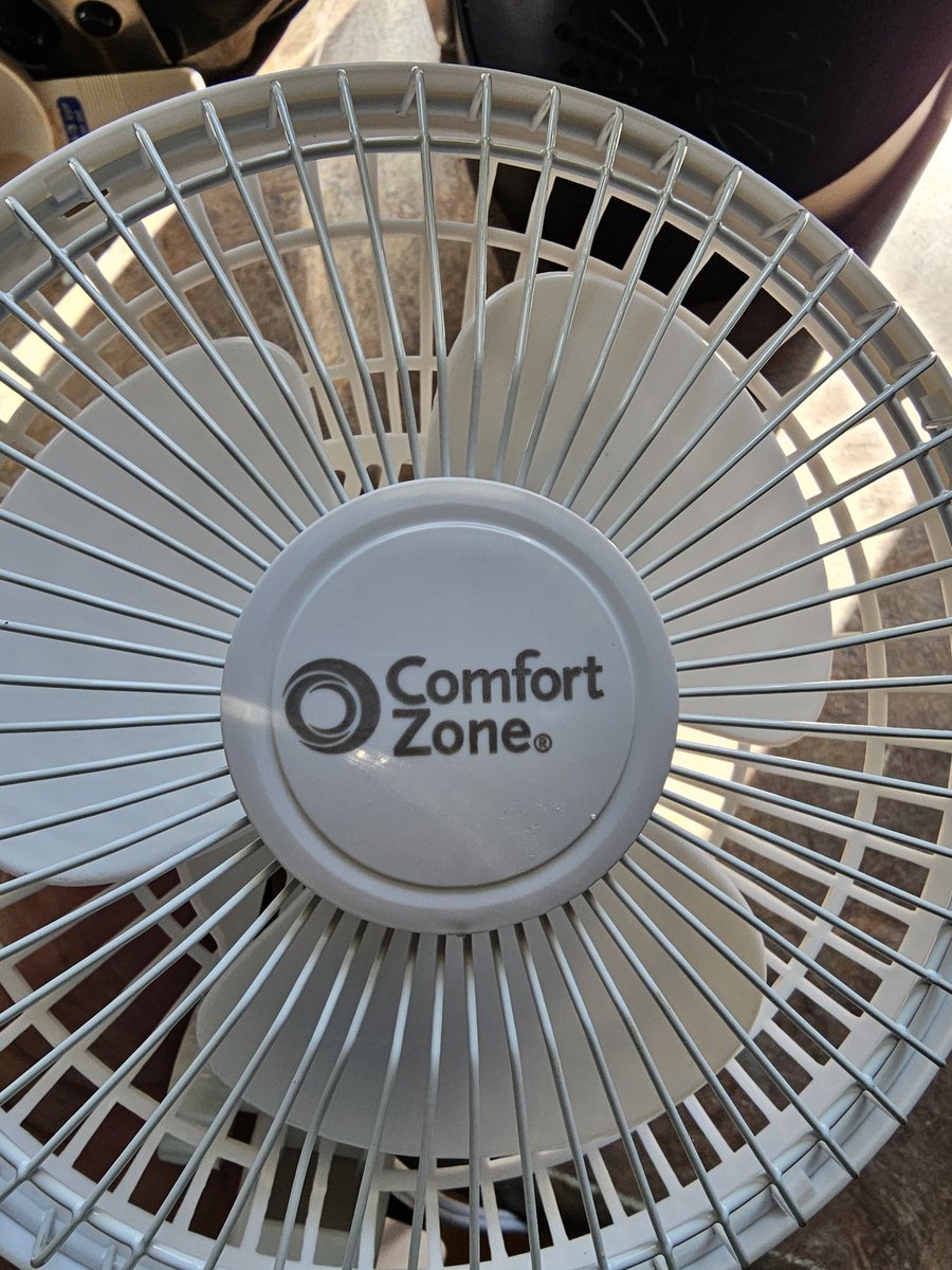 NorSwegianMN's tweet image. China is pumping out complete shit products. Straight out of the box and this little fan does not work. @realDonaldTrump can your administration make a push to bring back manufacturing to America? This happens over and over with Chinese junk! Don't get me started on Harbor…