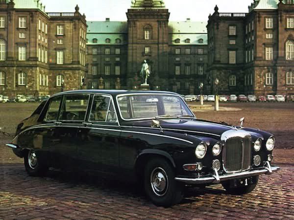 JagmansM's tweet image. Ozzy Osbourne owned a Daimler DS420 limousine. Fun fact: "Prince of Darkness" Ozzy's Mum Lilian worked for LUCAS.