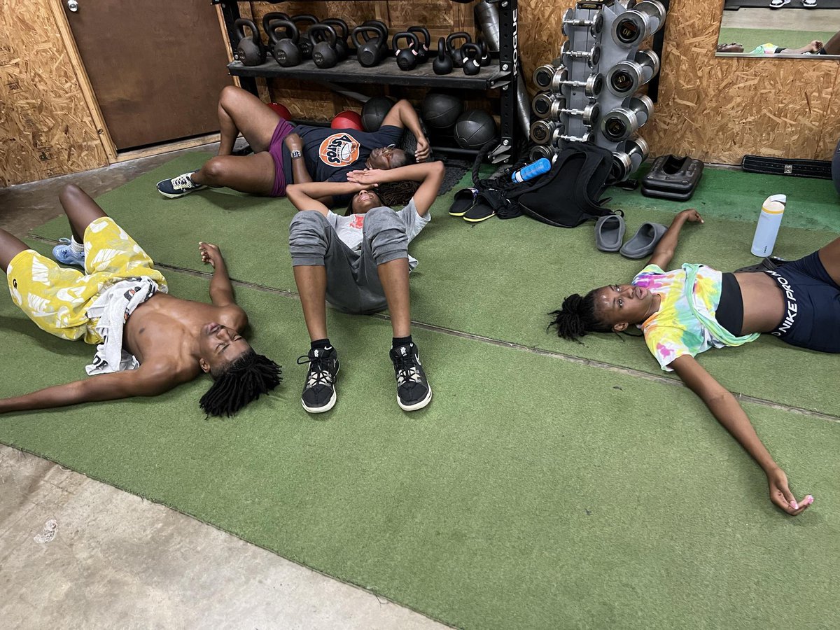 7Grays's tweet image. If you are not rethinking your whole life at the end … have you really worked out? 💪🏾#iOnlyTRAINballers #trainwithLu #getyourweightup #ionlyraiseballers