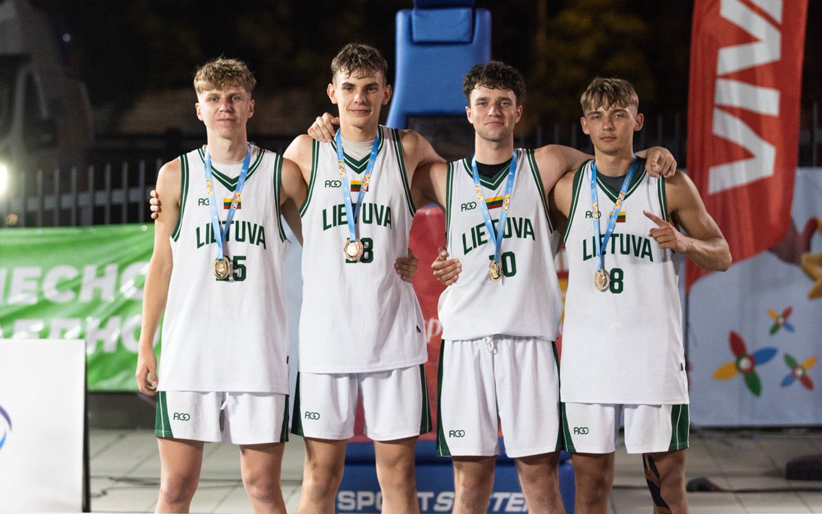 Poland🇵🇱 and Lithuania🇱🇹 take gold in 3×3 Basketball at #EYOF2025! 🏀

🇮🇹Italy leads the medal table (16 golds) after a big day in swimming, athletics and more. 

👇
eurolympic.org/poland-and-lit…