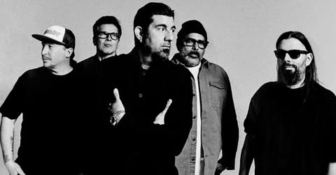 INSANEBLOG1's tweet image. DEFTONES Guitarist Stephen Carpenter Explores Sonic Depths in “My Mind Is A Mountain” Play-Through
insaneblog.net/2025/07/defton… #deftones #numetal