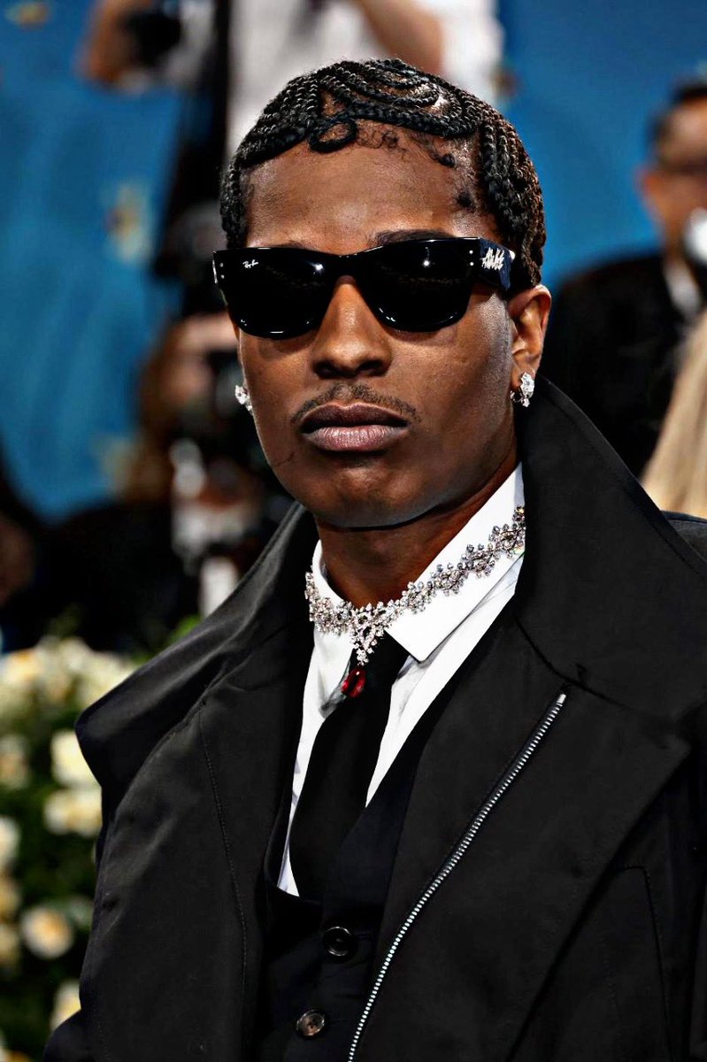 fentyxawge's tweet image. A$AP Rocky Hits Major Milestone: Surpasses 2 BILLION Streams on Spotify in 2025 🔥🐐

Flacko is in full swing and the numbers don’t lie, this man is UNSTOPPABLE!