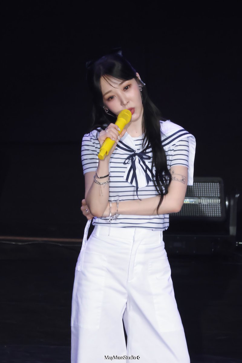 maymoonstudio's tweet image. 250726 문별 팬콘 [sea;nema] in 가오슝 

우리가 이겼는데? PD님

#마마무 #문별 #MoonByul
#MoonByul_FanConcert #seanema
#MoonByul_seanema_in_KAOHSIUNG