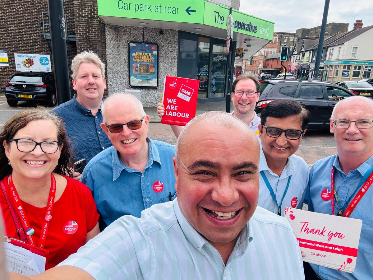 DavidBSampson's tweet image. Out and about in #westborough today with Cllr Pam Kinsella and Cllr Kevin Robinson talking to residents.
I hear you on fly tipping and antisocial behaviour.
I am working with the police and the council to address this for you!