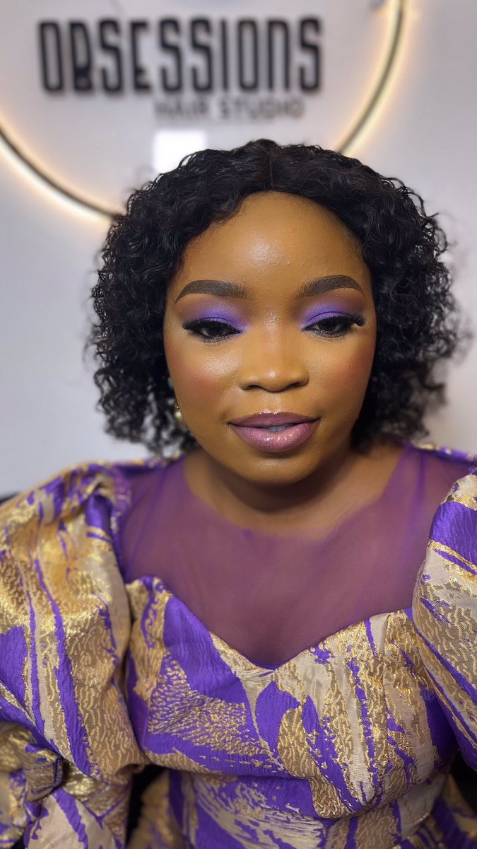 oreolu123's tweet image. I am a make up artist 👩‍🎨 😊

What about you?