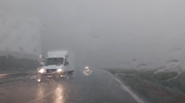 RTS_Vesti's tweet image. Stiglo osveženje – kiša u Beogradu, oluja sa gradom u Požarevcu rts.rs/vesti/vreme/57… #rtsvesti