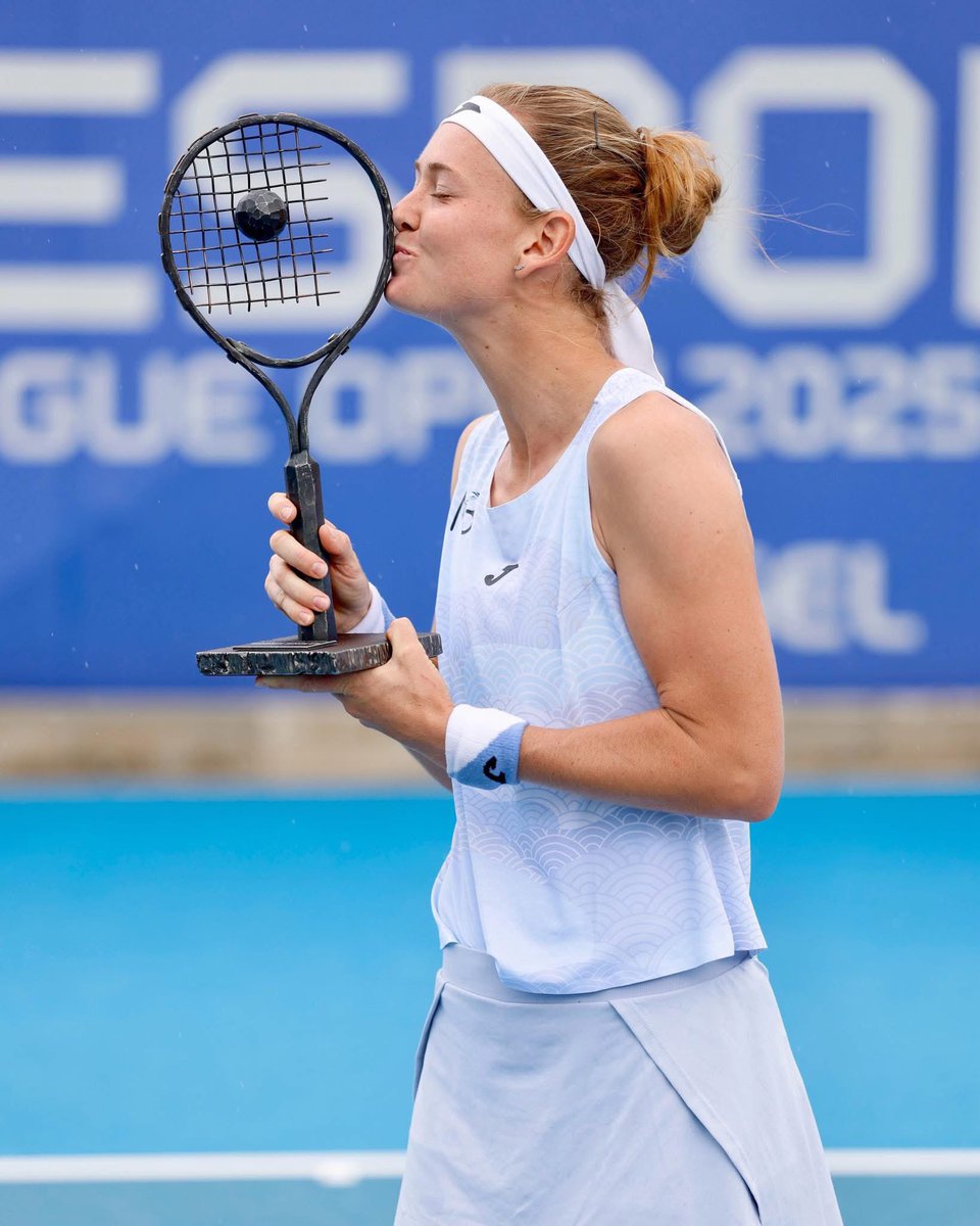 What a joy, Mary 😍 <a href="/MarieBouzkova/">Marie Bouzkova</a> 

Felicitamos a nuestra finalista de 2024, Marie Bouzkova, por ganar este sábado el trofeo del WTA 250 de Praga 🇨🇿🏆

#CopaColsanitasZurich #presentadoporVisa