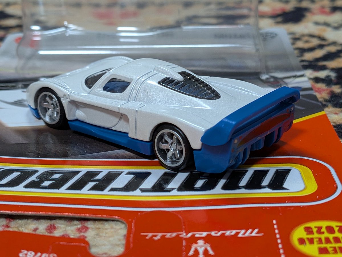 YbWysUVQbmul6Bb's tweet image. 真夜中にイジイジ。マチボのマセラティMC12にHWのリアルライダーを。予想の3倍カッコ良く👌  #マッチボックス