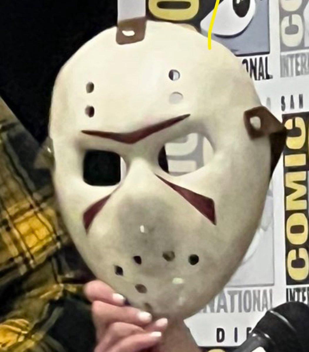 UselessCasey's tweet image. I love that everyone talking shit about this design
RAN not walked. To get the shirt with this design on it because it has an HHN logo
EVEN SAID IT WAS THE BEST SHIRT THEY’VE DONE
#HHN #HHN34 #Jasonverse