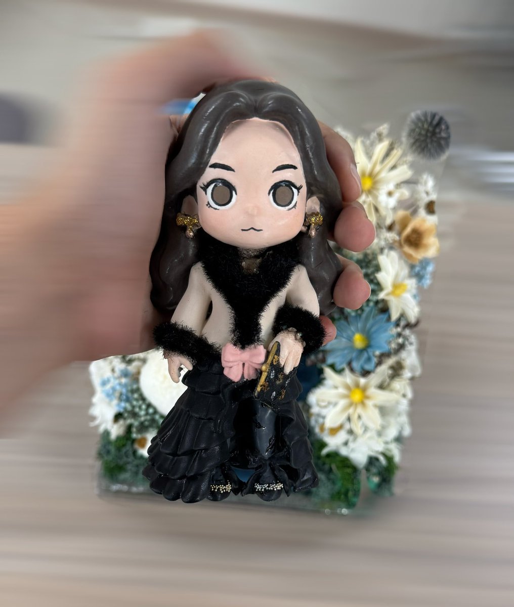 haima88's tweet image. We spent 3 months designing and making this figure as a gift for freen’s BHD. However, although we secured plane tickets, we weren’t able to get INFREENNITY passes.😭💔Hope this beautiful gift will be seen—please don’t let it fade away.🙏🏻@srchafreen 

#InFreennityᦠ
#srchafreen