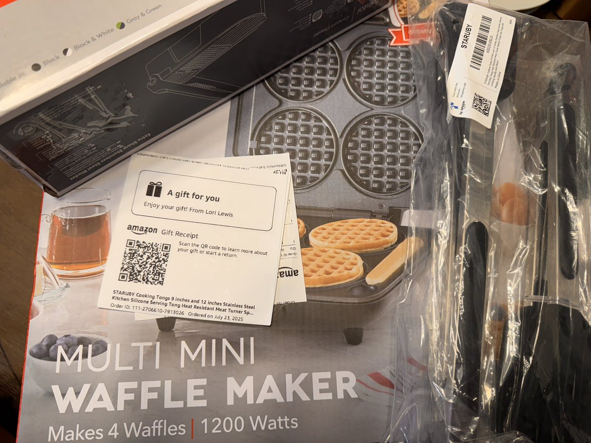 HappyLilLilacs's tweet image. Feeling beyond grateful today 💙 A huge thank you to Lori Lewis, Brooke Warden, and Shannan Meehan for your incredibly generous wishlist gifts! From a mini waffle maker and kitchen tools for our life skills cooking lessons, to string lights and an art display system that will…