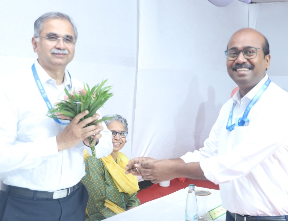 iitbombay's tweet image. IIT Bombay celebrated the 34th Van Mahotsav on Saturday, July 26 at the parking lot opposite to Research Park in IIT Bombay. On the occasion, Director of IIT Bombay Prof. Shireesh Kedare spoke on the importance of preserving trees and encouraged the campus community to develop an…