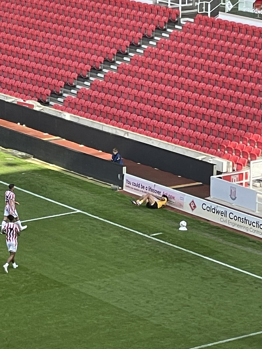 NathanJudah's tweet image. Hoever takes a nasty tumble….looks to be ok 🙏

#wwfc