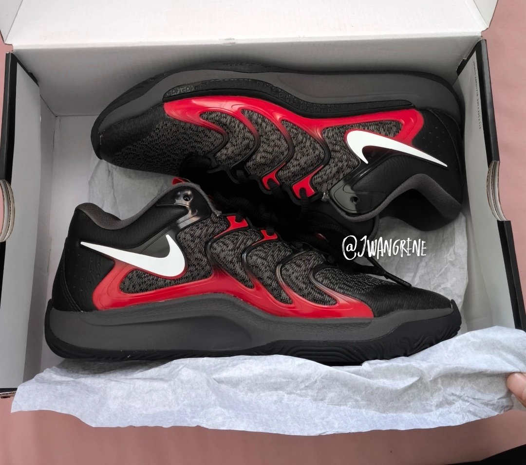 jwangrene's tweet photo. JUAL BU KD17
☝🏻Size 41 (26cm) 
dijual karena salah beli, bought at - NIKE SALE ICE BSD BNIB.
✅️ ga pernah dipakai aktivitas, cuma try on
📍Dom: Depok
💸 Harga awal 2̶.̶3̶̶7̶̶9̶.̶0̶̶0̶̶0̶ promo jadi  1.665.300✨️🔥

Feel free to dm &amp; nego
#zonauangᅠ #zonajajan https://t.co/d0WF4mfsgk