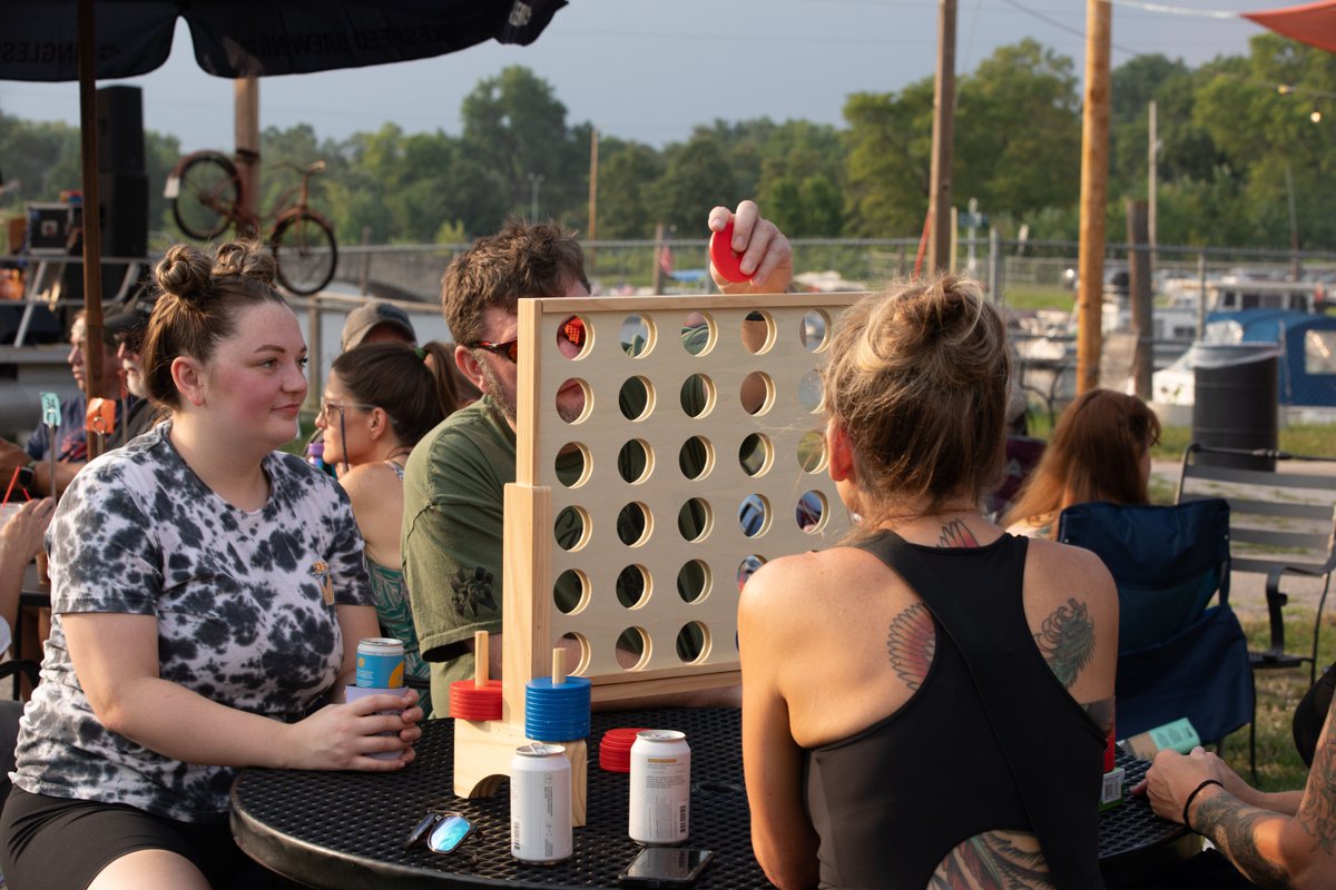 DesMoinesParks's tweet image. FRIDAY! FRIDAY! FRIDAY!🍻🎉 

Join us Friday, August 1 from 6-9 PM at Captain Roy&apos;s for a night to play like a kid again! 21+✨

Plus, its FREE! But pre-registration is required at DSM.City/AdultRecess!