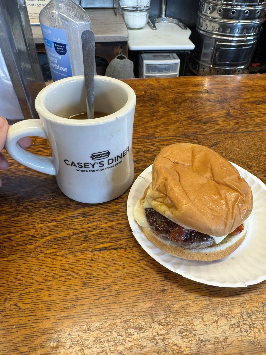 TomDrinksCoffee's tweet photo. Just had coffee at the oldest diner in America in Natick, Massachusetts https://t.co/1ScYZCeQUt