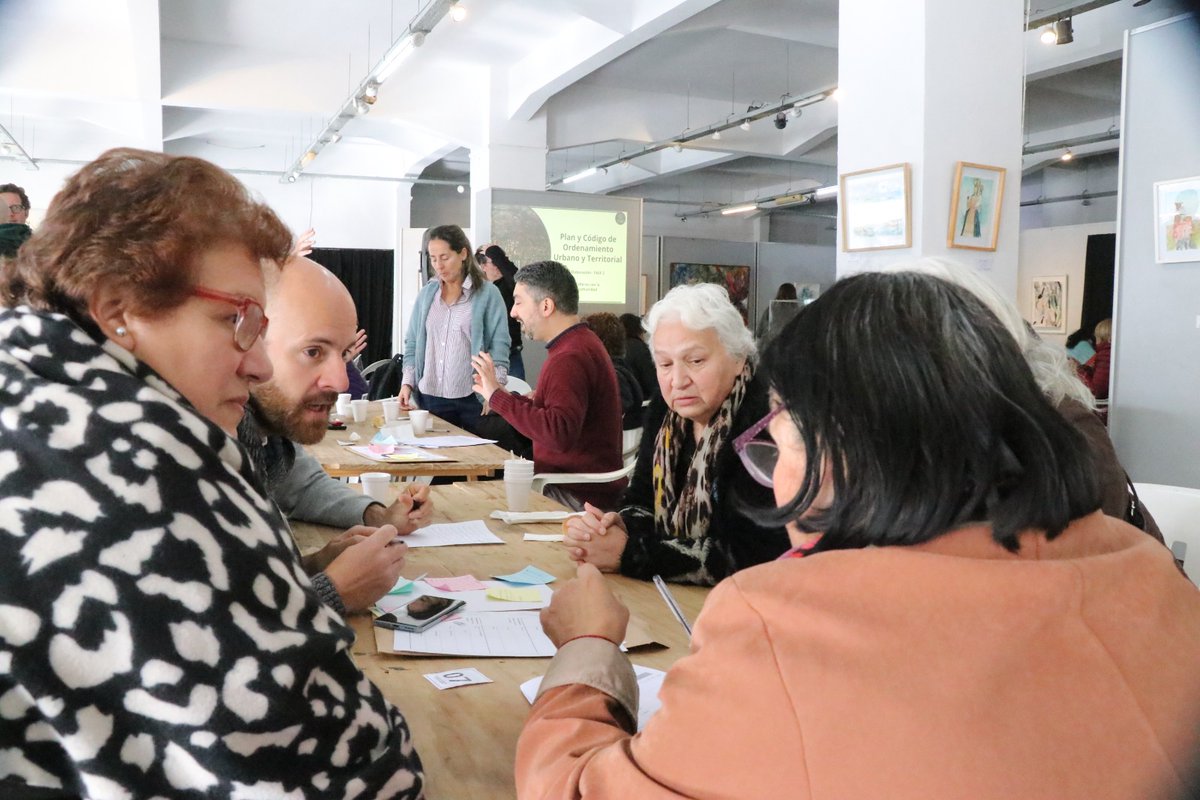 Esta mañana, en el Salón de exposiciones León Gallardo, nos reunimos con vecinos, instituciones y profesionales de Muñiz para trabajar sobre la elaboración del Plan de Ordenamiento Urbano y Territorial #SanMiguel