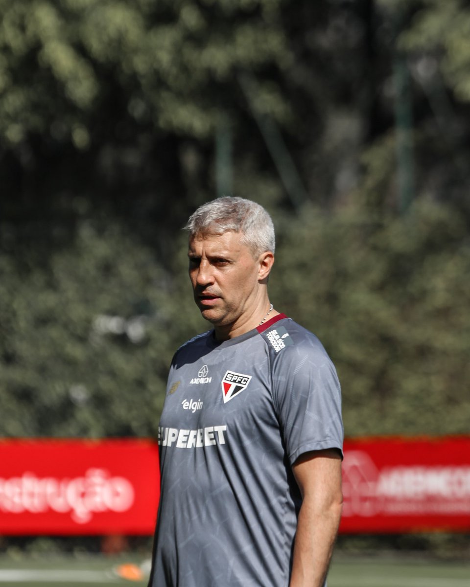 spfcinfoss's tweet image. De olho no duelo pela Copa do Brasil, você pouparia alguns jogadores contra o Fluminense, amanhã?