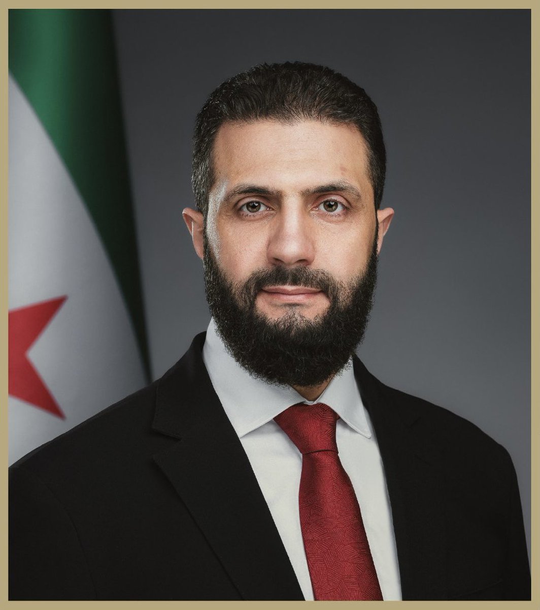 رئاسة الجمهورية العربية السورية تعتمد الصورة رسمية للرئيس أحمد الشرع.