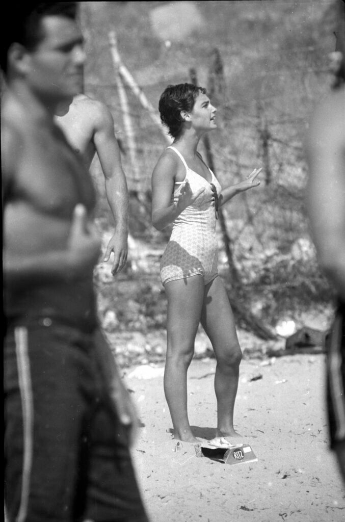 VLouca1971's tweet image. Teenager Kathy Kohner, the real life inspiration for Gidget, at the beach in Malibu, California, 1957.