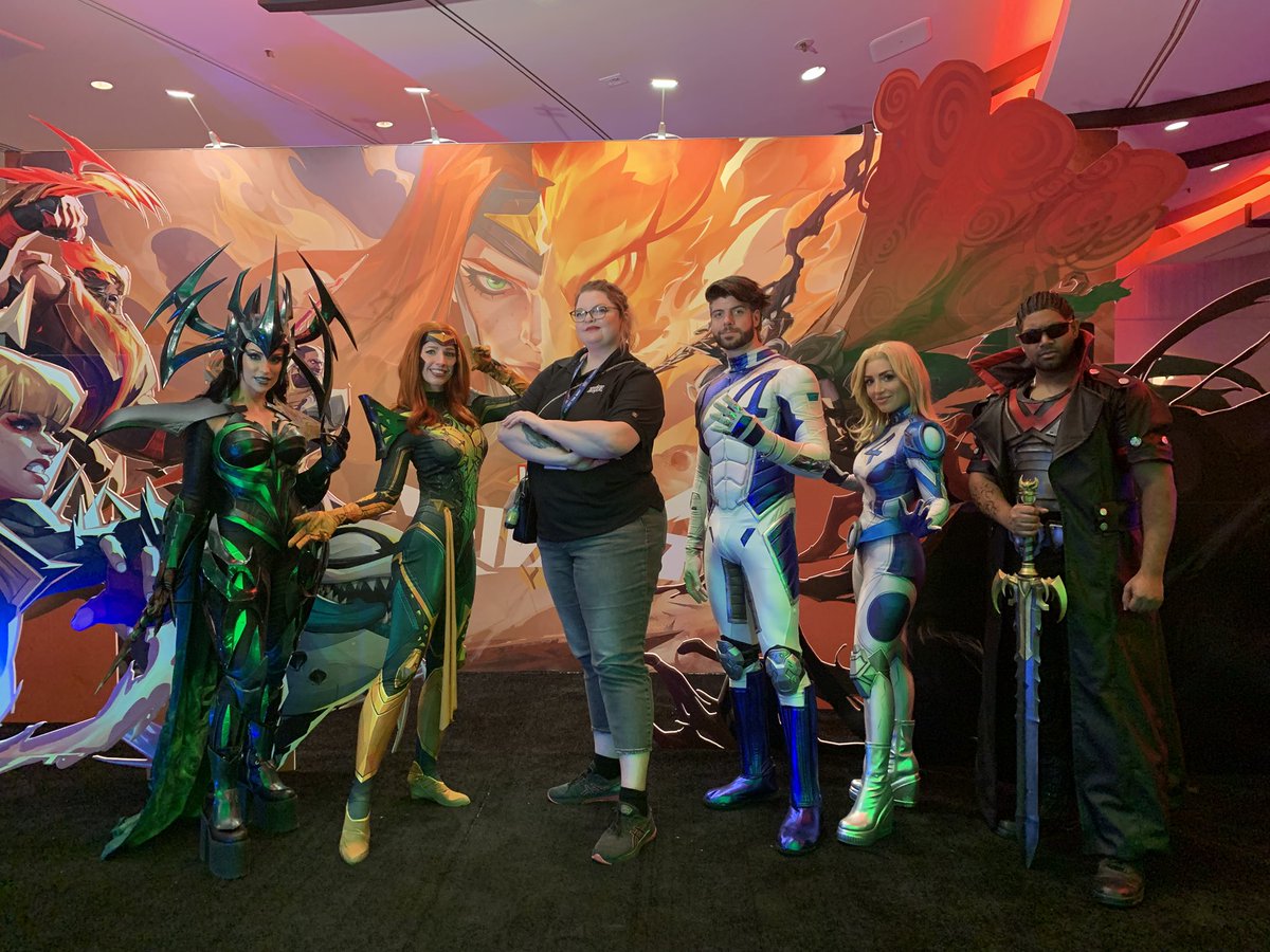AlyssaTheAmazon's tweet image. They may have JUST ran out of Jeff keychains but I did get a picture with the amazing cosplayers! #MarvelRivals @MarvelRivals