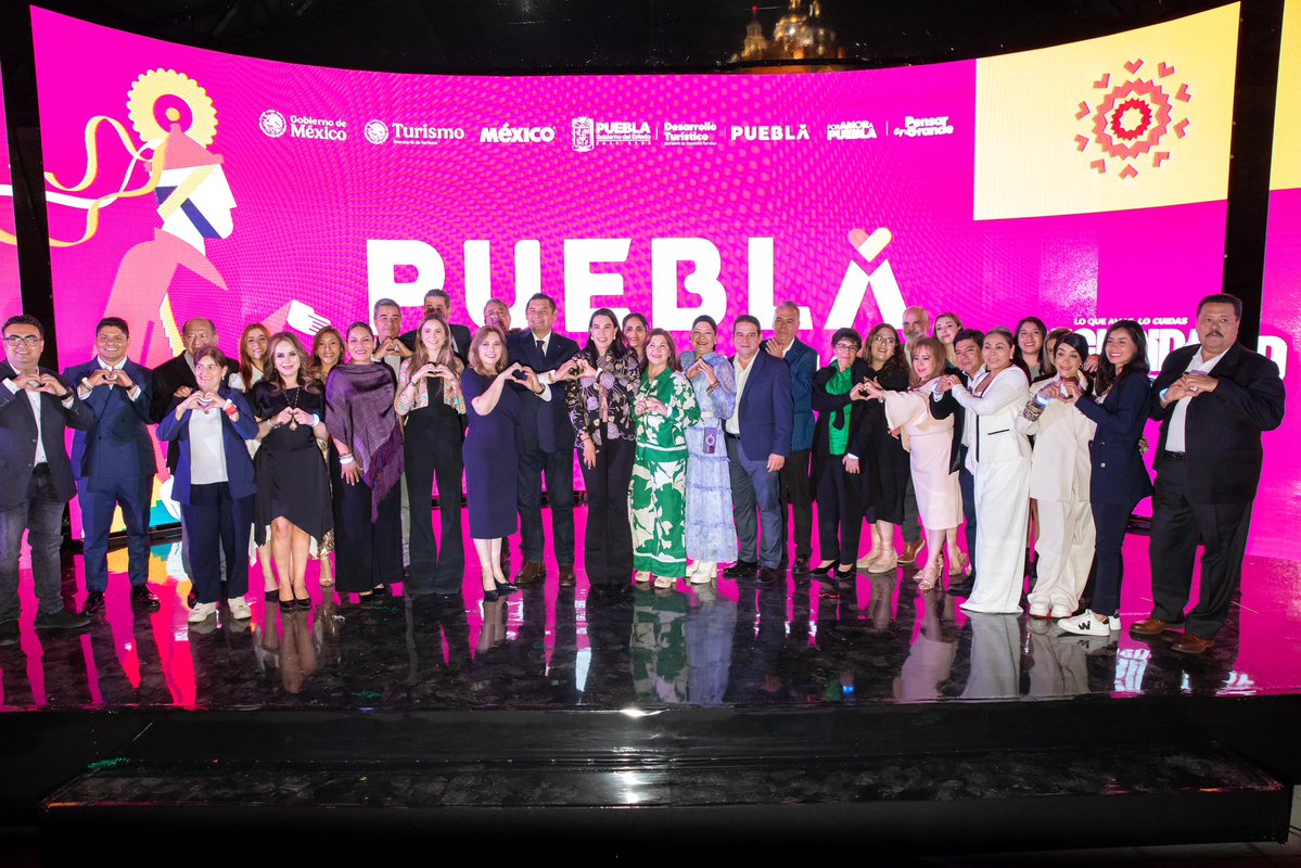 SECTUR_mx's tweet image. #Comunicado Sectur 📣
#Puebla fortalece su proyección turística con el lanzamiento de su marca destino. 🔝🙌🏻
La Secretaria de Turismo del Gobierno de México, @josefinarodzam, participó en el lanzamiento de la marca destino Puebla, resaltó que esta iniciativa contribuirá a…