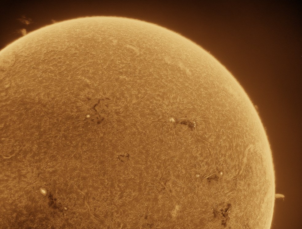 MBerto7's tweet image. Sol H-Alfa (26-07-2025)
- Mosaico de 4 paneles
- Detalles solares
- Prominencia limbo Oeste

Svbony tubo guía 60mm
Daystar Quark chromosphere
Player One Apollo-M Mini
Player One ERF S-Series
Svbony UV IR cut
Skywatcher Star Adventurer 2i