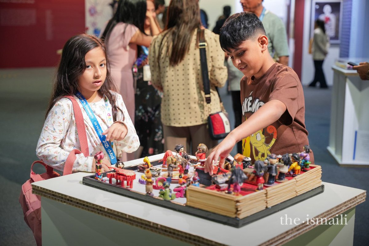 TheIsmaili's tweet image. More than 250 pieces of art are drawing crowds at the International Art Gallery during the #GEFestival2025, where artists from around the world are exploring what it means to care—for each other, for heritage, and for the natural environment.
Read more: the.ismaili/news/stories-o…
