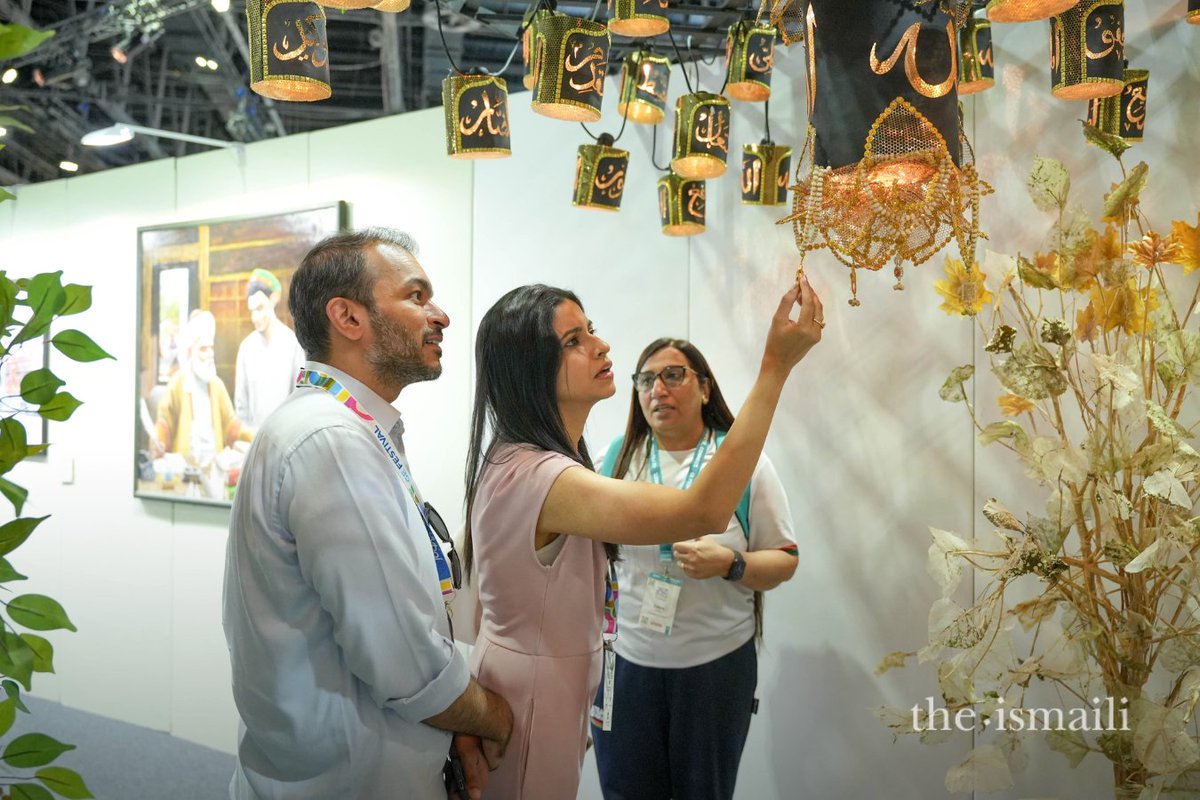 TheIsmaili's tweet image. More than 250 pieces of art are drawing crowds at the International Art Gallery during the #GEFestival2025, where artists from around the world are exploring what it means to care—for each other, for heritage, and for the natural environment.
Read more: the.ismaili/news/stories-o…