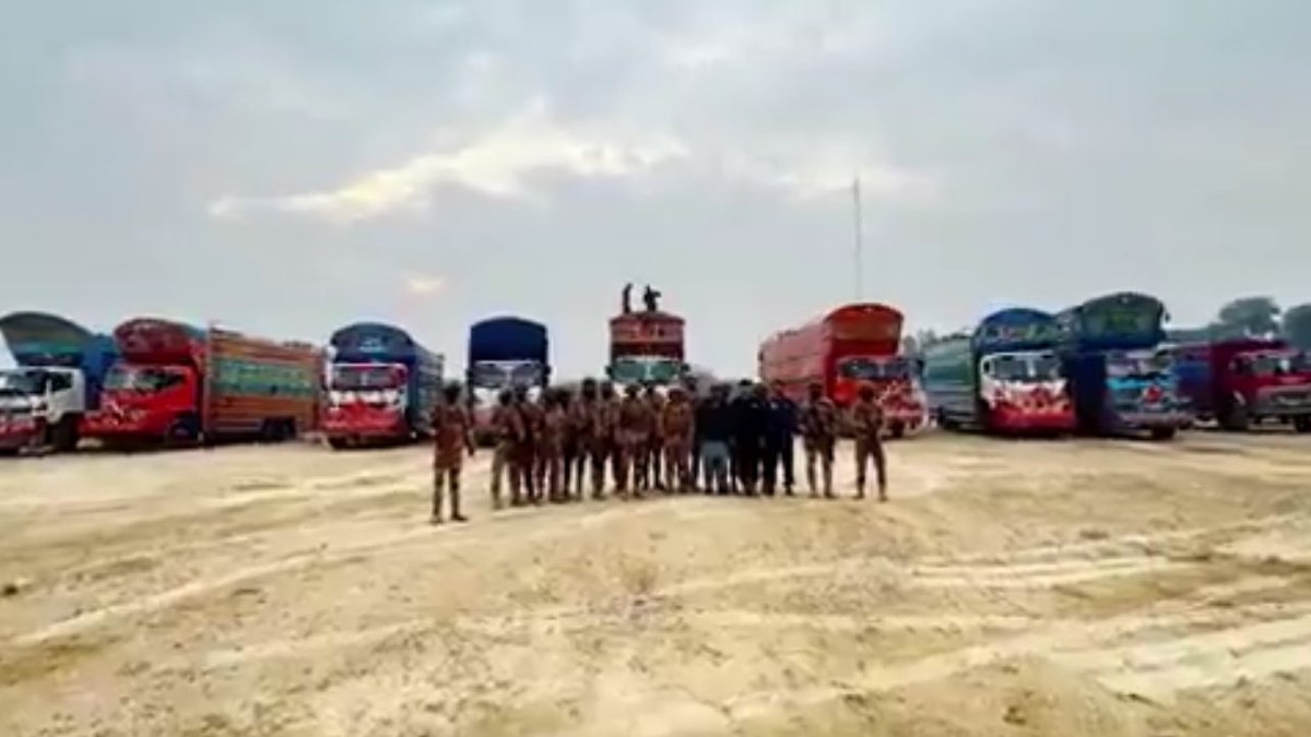 alertNews24_'s tweet image. 🚨A massive 87% drop in smuggling of Iranian oil

🔰thanks to Pakistan Army, FC, PCG &amp;amp; LEAs.
#PakArmy #Balochistan #SecuritySuccess