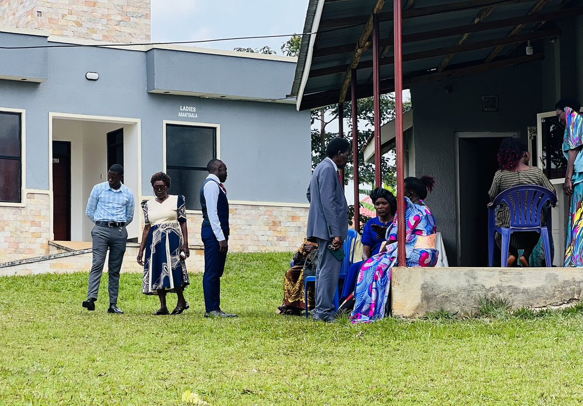 MaserukaRobert's tweet image. Right today. We worshipped from Nakisunga SDA church.
We are ready for service.
#mukonosouth