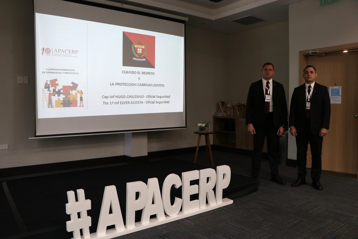 py_rep's tweet image. El Cap Inf Hugo Chiuzano y el Tte 1° Inf Elver Acosta, componentes del Regimiento Escolta Presidencial, participaron en la fecha como disertantes en la “X Jornada Paraguaya de Ceremonial y Protocolo”, organizada por la @apacerppy. 
🇵🇾+Info en: facebook.com/permalink.php?…