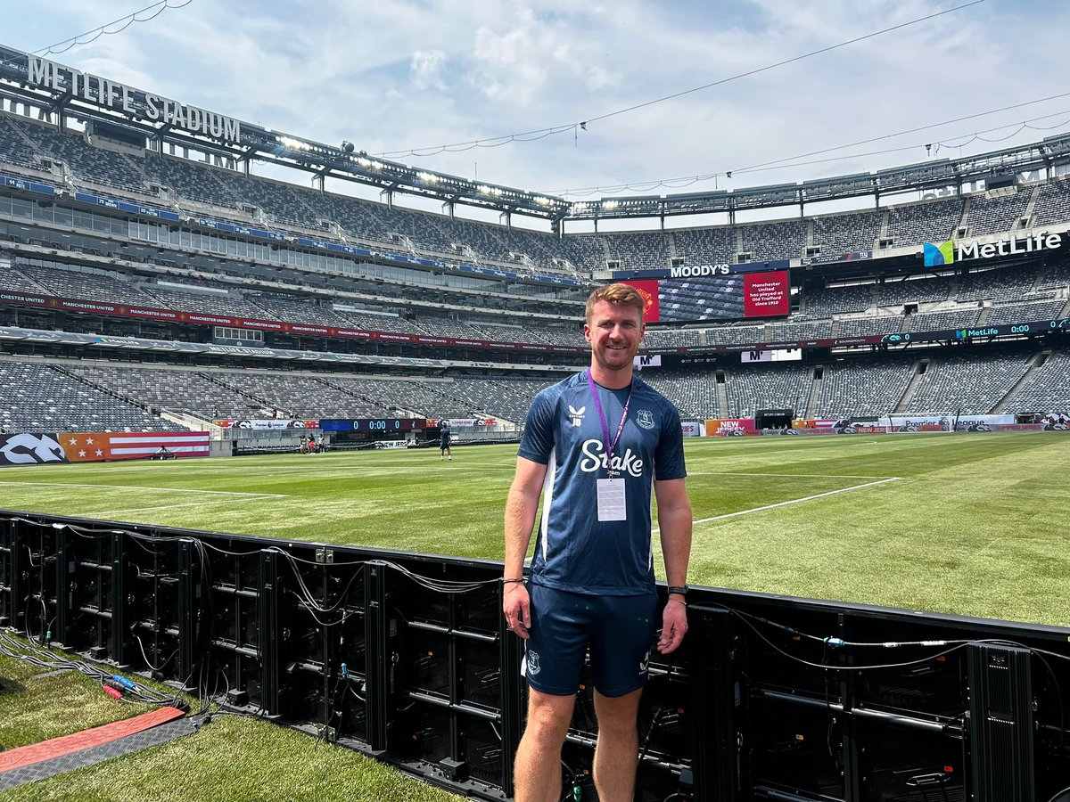Some stadium this !

<a href="/MetLifeStadium/">MetLife Stadium</a>