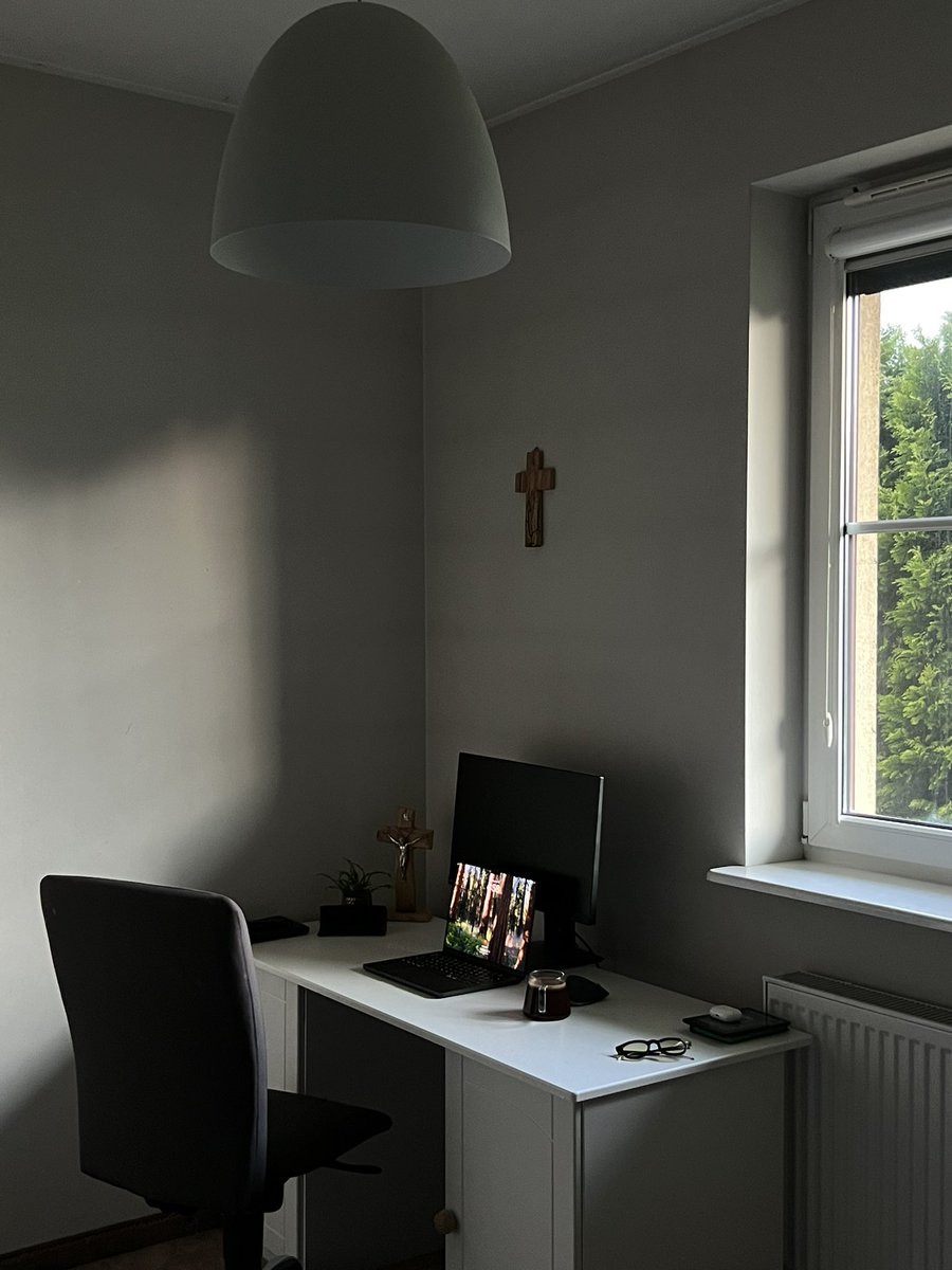 Jacob_Treb's tweet image. My office setup - I absolutely love it
One upgrade that is needed is adjustable desk and new chair 😅, bcs I feel like I have a lower back of a 80 year old man