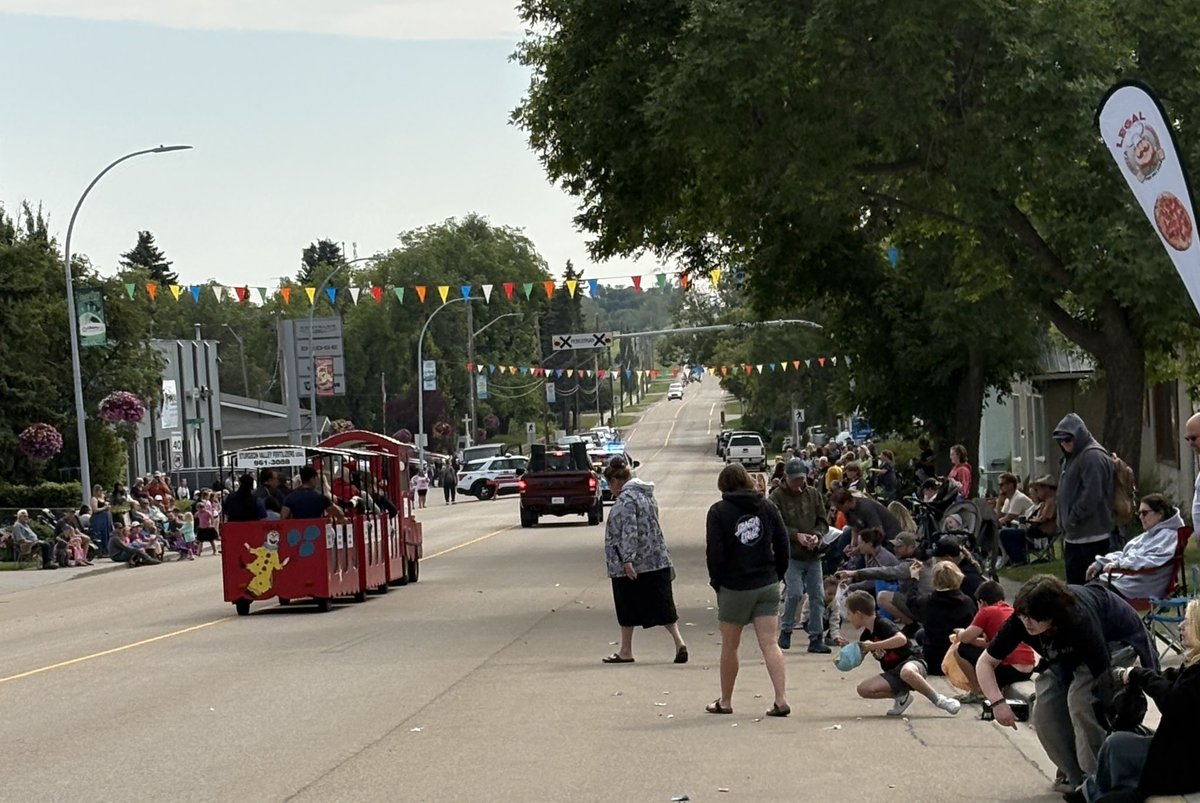MichaelCooperMP's tweet image. Enjoyed riding the train with elected officials from our region at the Fête au Village parade in Legal.
The Fête is a summer tradition in Legal, celebrating the Town’s rich history and heritage.