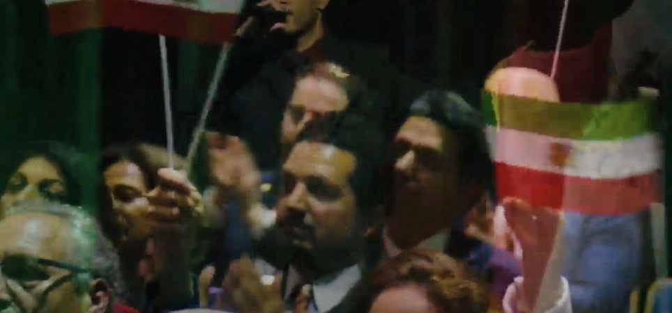 Aliberalbot's tweet image. در حکومت تحت حاکمیت پهلوی(خیالی) جنایت کاران دادگاهی و مجازات نمی شوند با #جاوید_شاه گفتن رستگار و آمرزیده می شوند آیا ایمان نمیآورید؟!