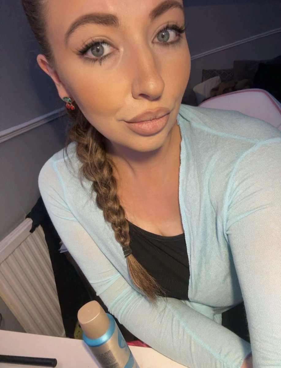 CharxRafc's tweet image. Back from a lovely few hours out! I felt cute but will probably delete later ๐๐
Hope everybody is having a great weekend!!