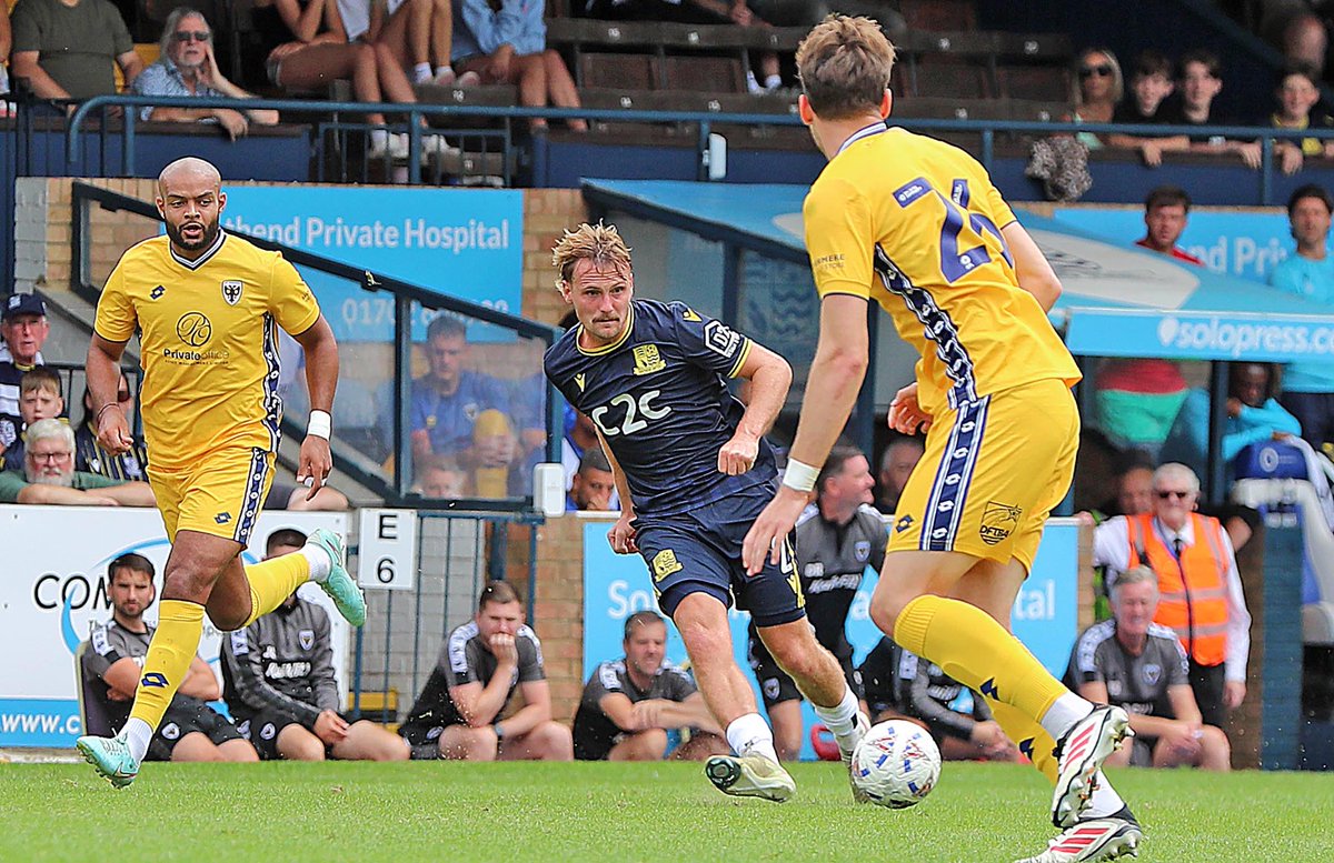 NickyHayesPhoto's tweet image. To view a selection of images from this afternoon's @SUFCRootsHall's 1-0 victory over @AFCWimbledon in a pre season friendly at Roots Hall visit nickyhayes.com @CJPhillips1982 Echo.