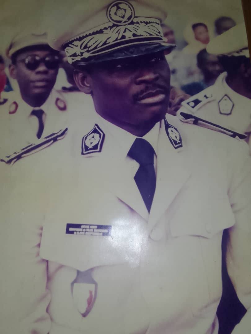 PoliceNationSN's tweet image. 📍La Police nationale s’incline devant la mémoire du Commissaire divisionnaire Antoine Mendy, ancien DG de la Sûreté nationale (2000-2001).
🕊️ Levée de corps : 30/07 à 9h, Hôpital principal de Dakar.
🙏 Condoléances à Sébi-Ponty.
#Hommage #PoliceNationale