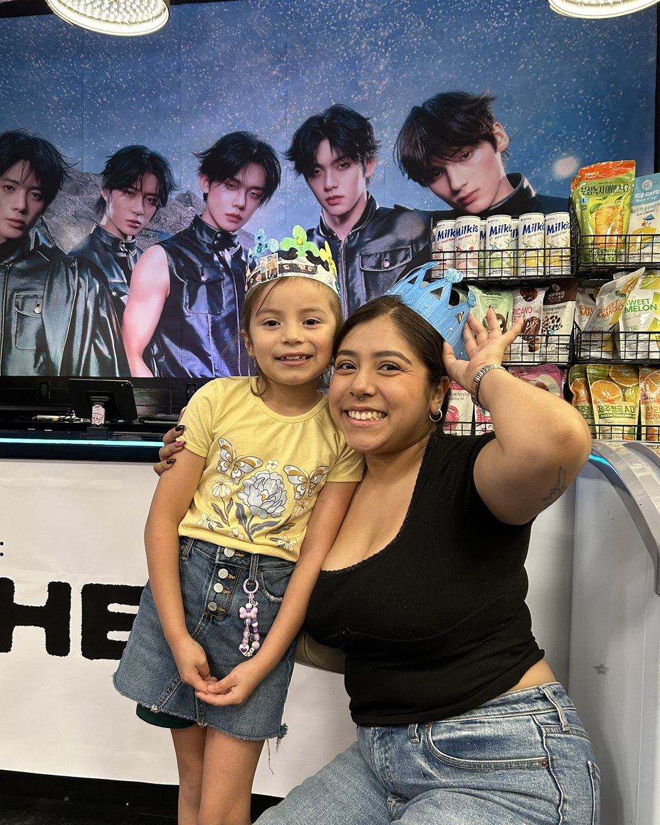 hello82ATLANTA's tweet image. Day 2 at the TOMORROW X TOGETHER POP-UP in ATLANTA was a stellar dream ✨
Come reach for the stars on the LAST DAY tomorrow!

🗓️ 7/25 - 7/27 | 10AM - 4PM
📍 @hello82ATLANTA 

@TXT_bighit 
#TXT #TOMORROW_X_TOGETHER #투모로우바이투게더 #TheStarChapter #TOGETHER #hello82…