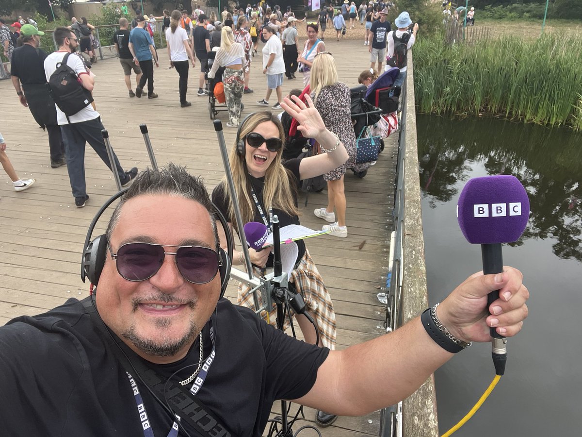Listen back to our <a href="/BBCSuffolk/">BBC Suffolk</a> <a href="/LatitudeFest/">Latitude Festival</a> special bbc.co.uk/programmes/m00…
