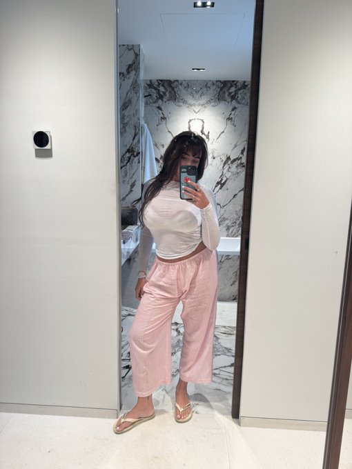 2 pic. Travel fit https://t.co/jFY4fzbrFD