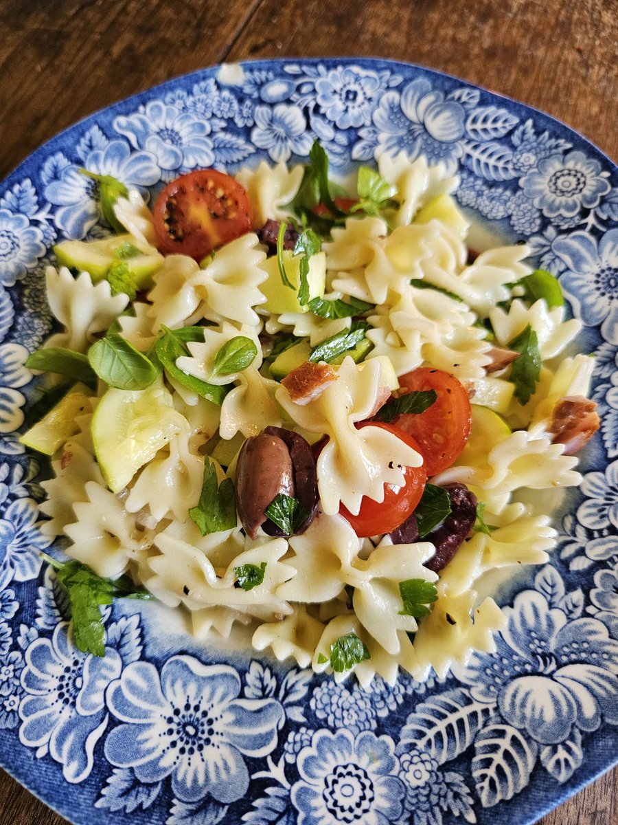 Titmousie2's tweet image. #pastasalad #farfalle 😋